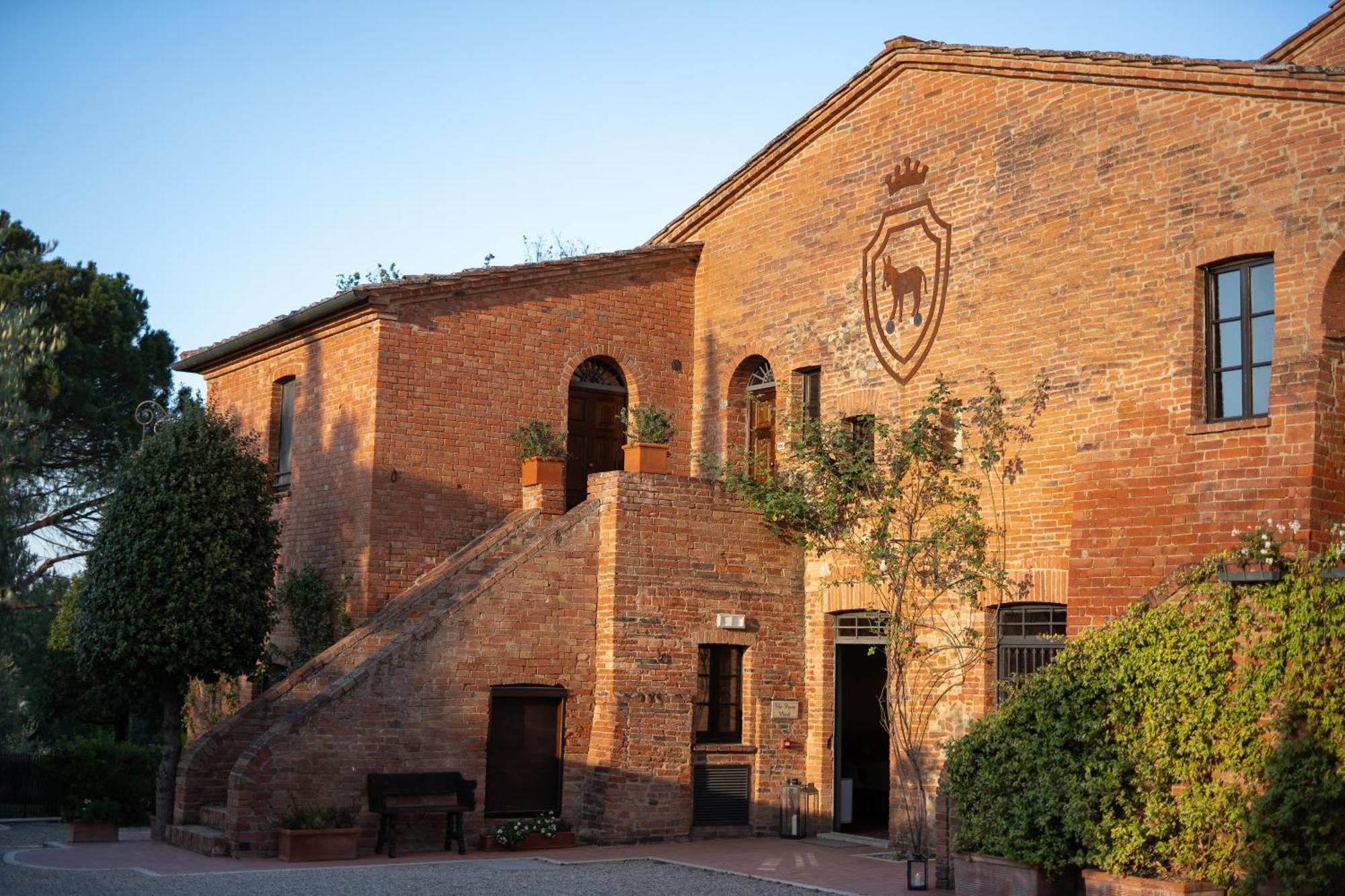Borgo San Vincenzo Hotel 4*