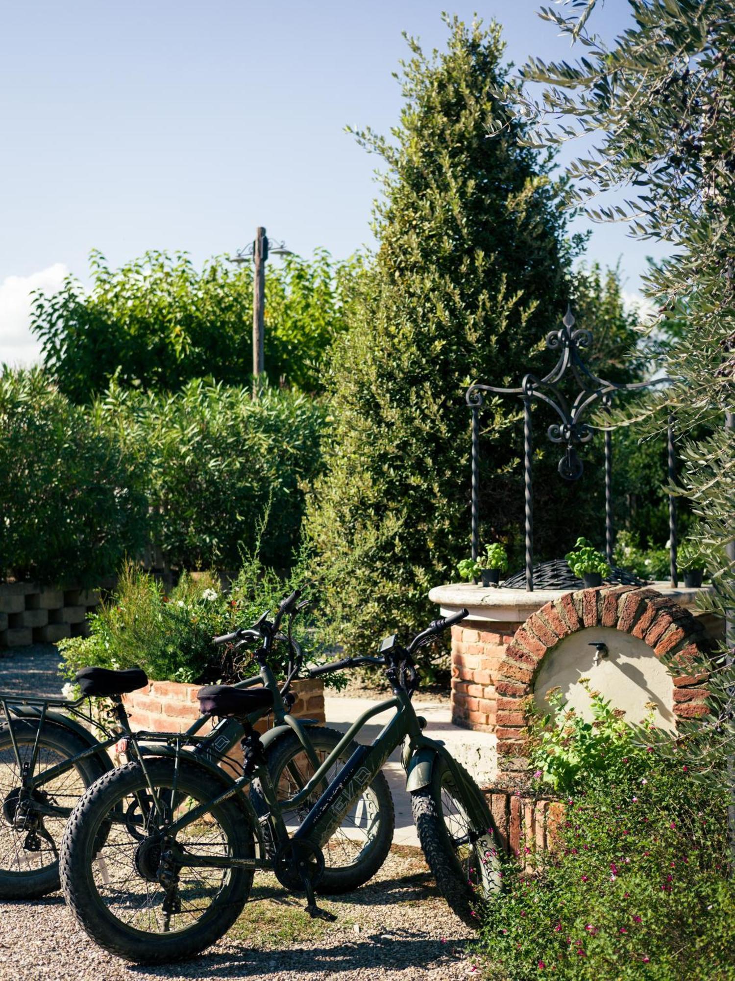 Hotel Borgo San Vincenzo 4*
