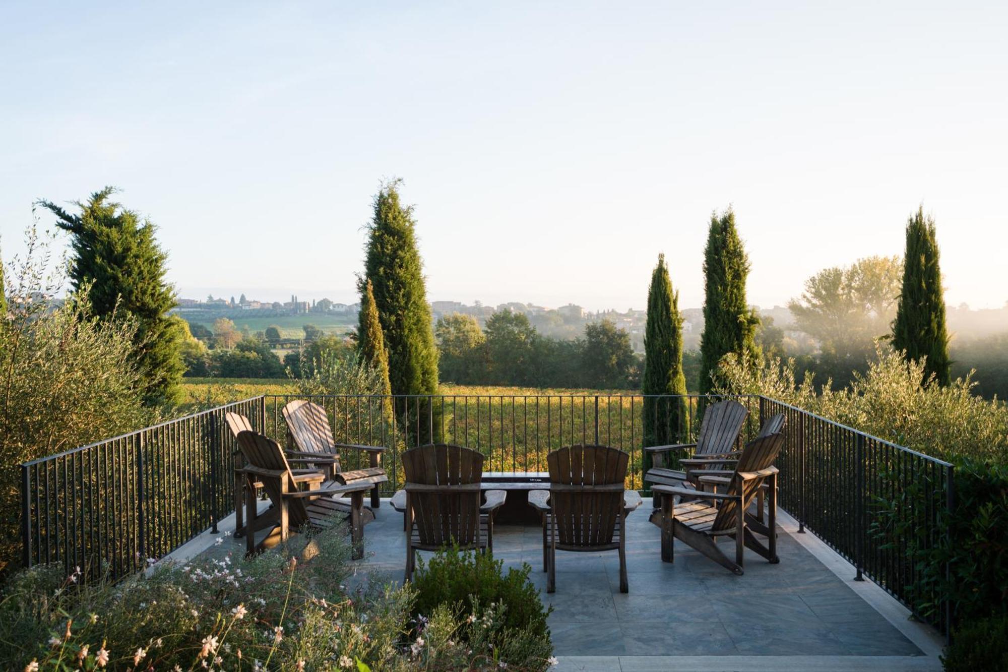 Borgo San Vincenzo Hotel 4*